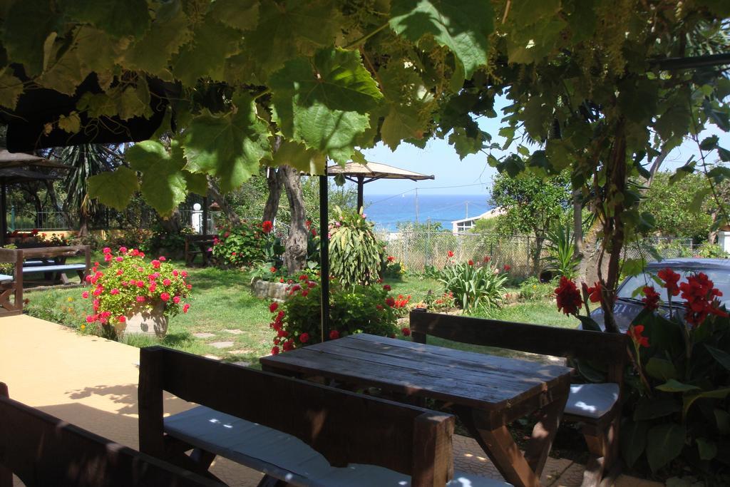 Pension Skala Agios Matthaios  Exterior photo